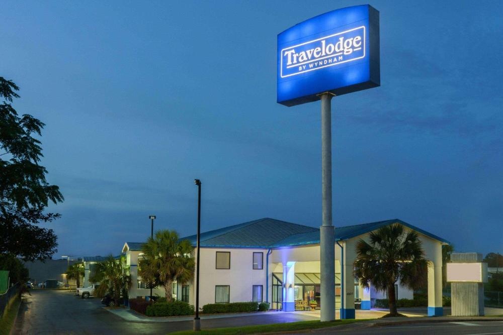Travelodge by Wyndham Montgomery East Image 32