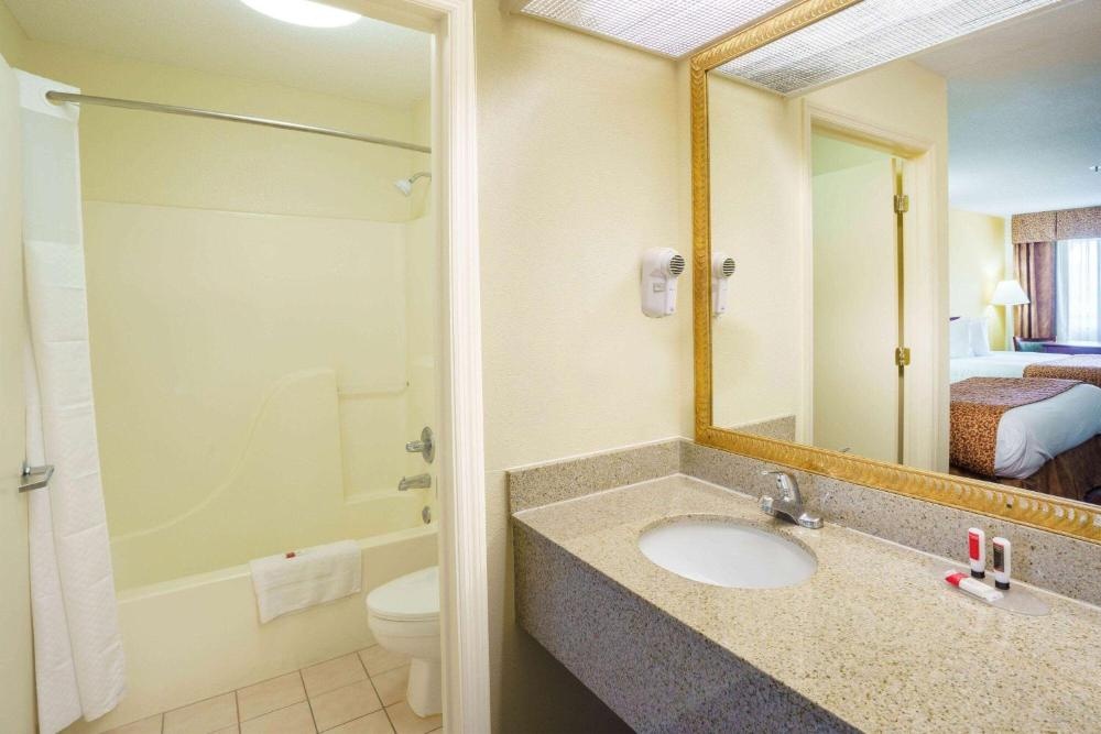 Travelodge by Wyndham Montgomery East Image 33
