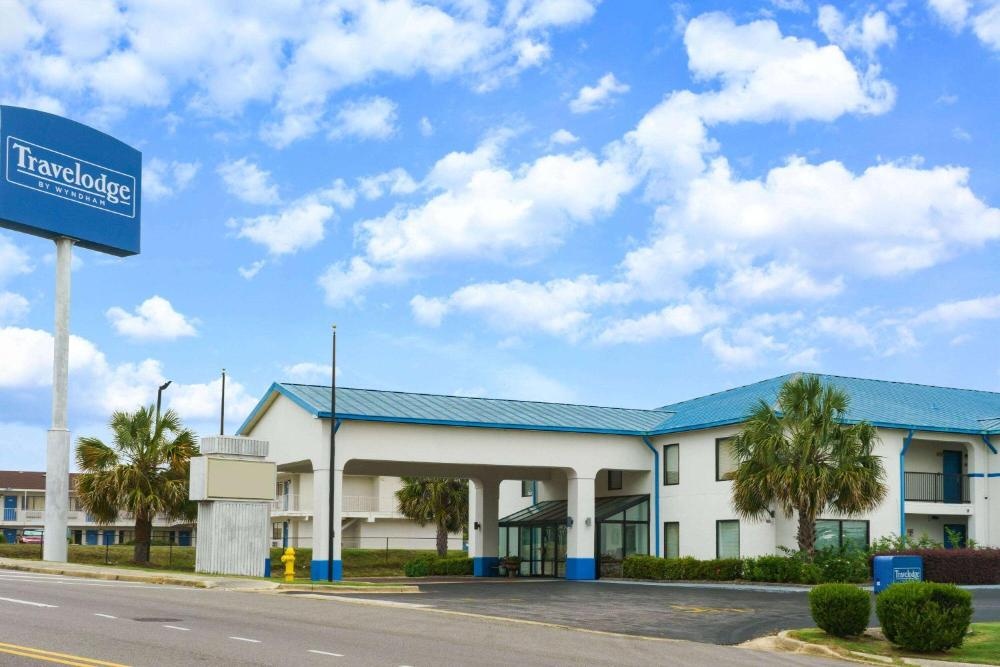 Travelodge by Wyndham Montgomery East Image 34