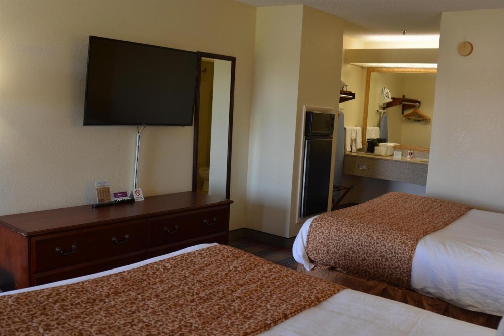 Travelodge by Wyndham Montgomery East