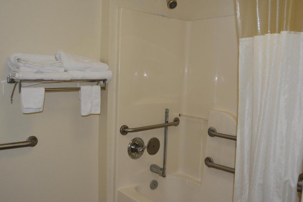 Travelodge by Wyndham Montgomery East