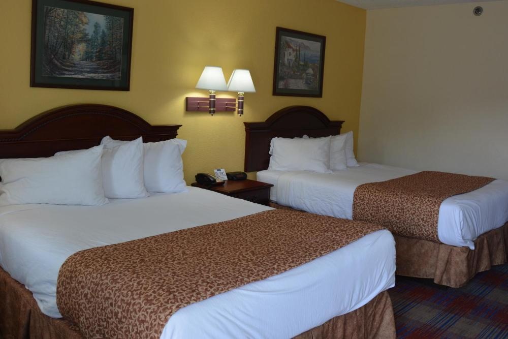 Travelodge by Wyndham Montgomery East Image 6